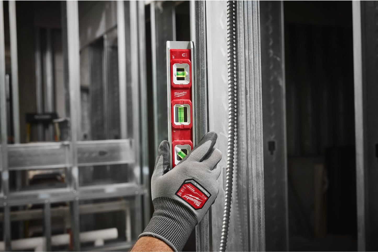 Torpedo level with 3 vials 25cm Milwaukee