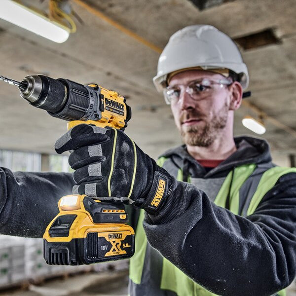 Green 3-line 360° XR 18V Laser Level Kit + XR 18V Hammer Drill + 2× 2Ah Batteries + Charger + Case Dewalt DCLE34031N