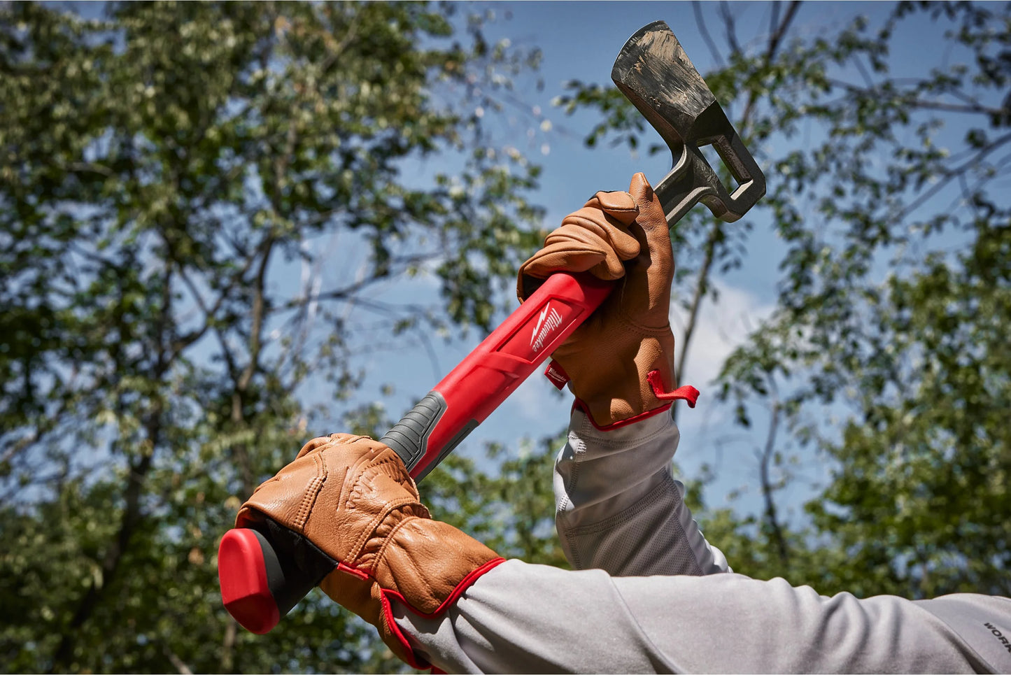 Hacha de acero forjado 66cm Milwaukee