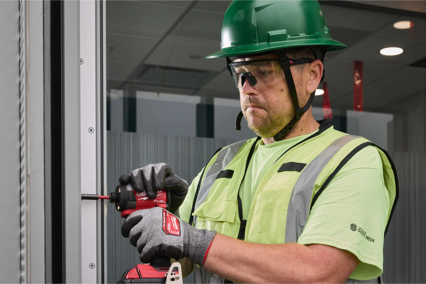 Milwaukee Large-Format Safety Glasses