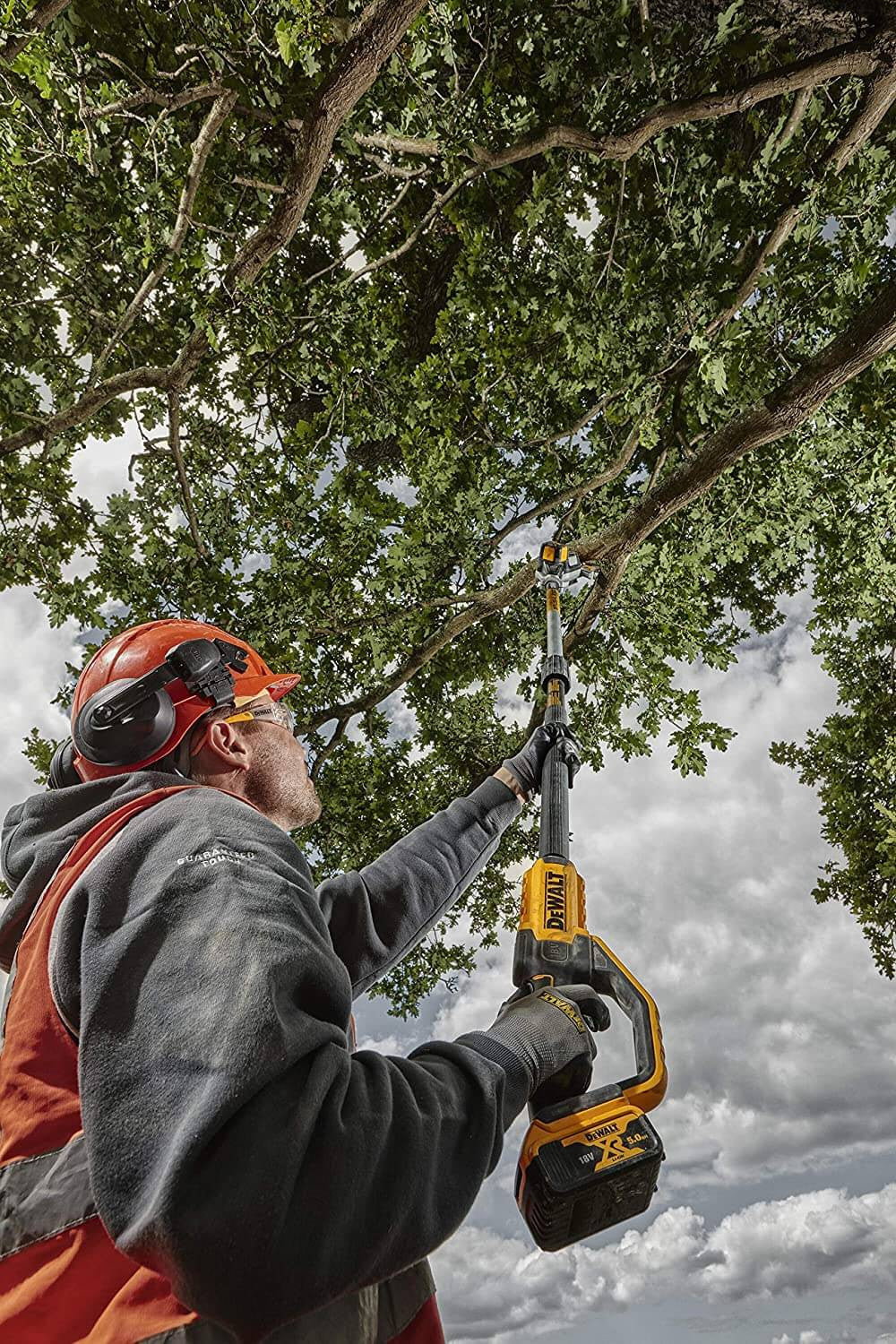 18V 450cm battery-powered height pruner with 5Ah battery Dewalt DCMPS567P1