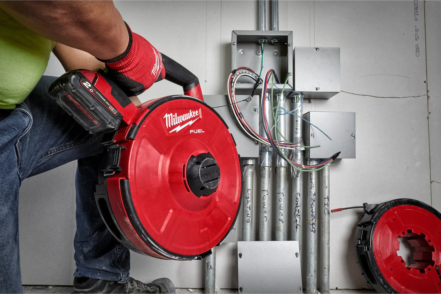 Milwaukee M18 Fuel M18 Steel Cable Puller + 2 × 2Ah Batteries + Charger, M18 FPFT-202 36m ST Set