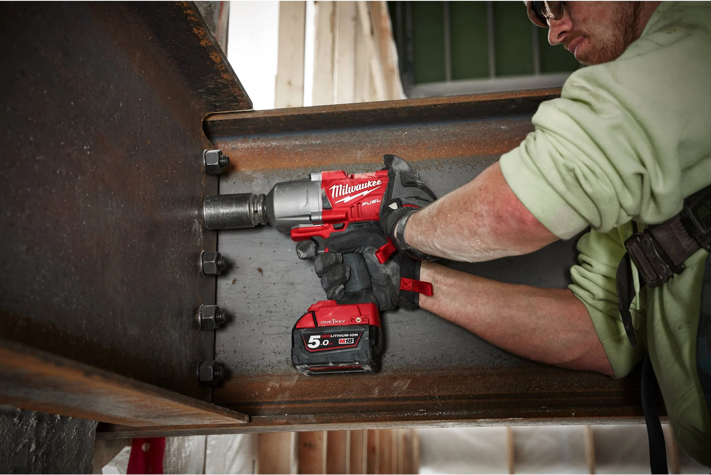 Llave de impacto M18 FUEL ONE-KEY 1/2" + 2 bat 5Ah + Cargador + Maletín Milwaukee M18 ONEFHIWF12-502X