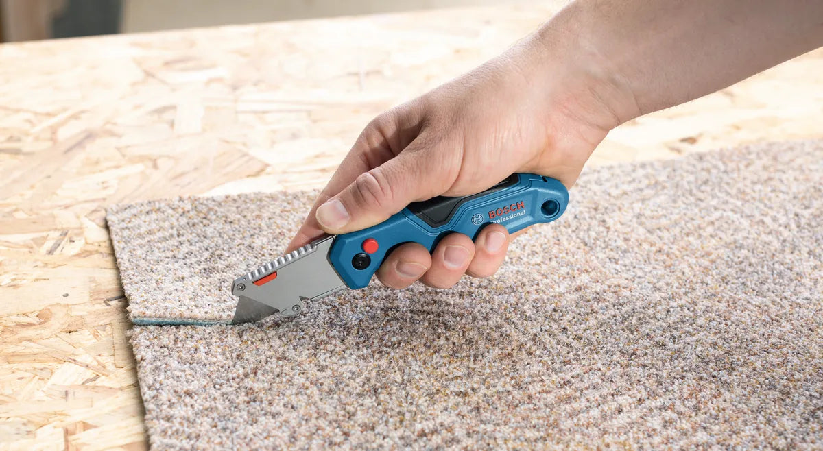 Bosch Pro folding utility knife