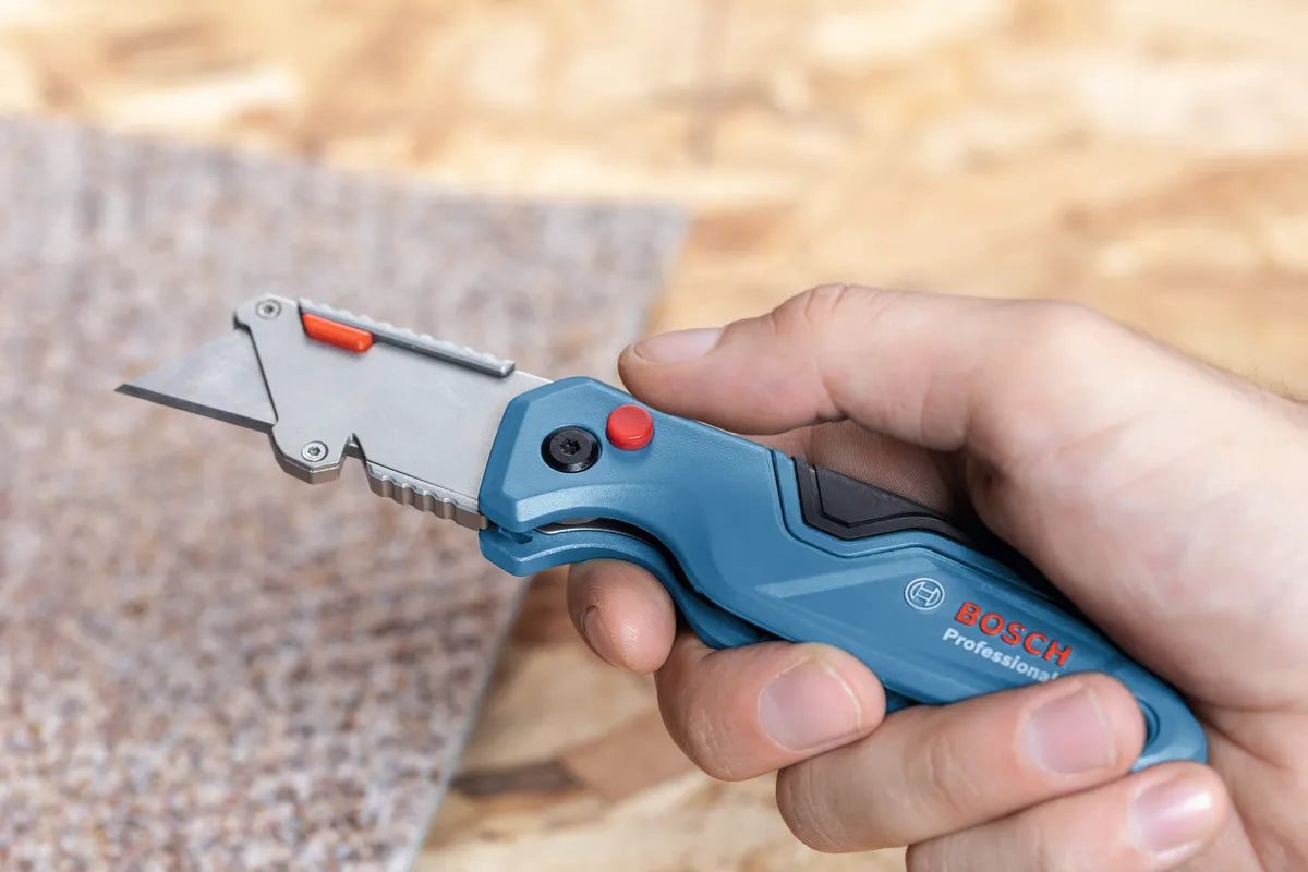Bosch Pro folding utility knife