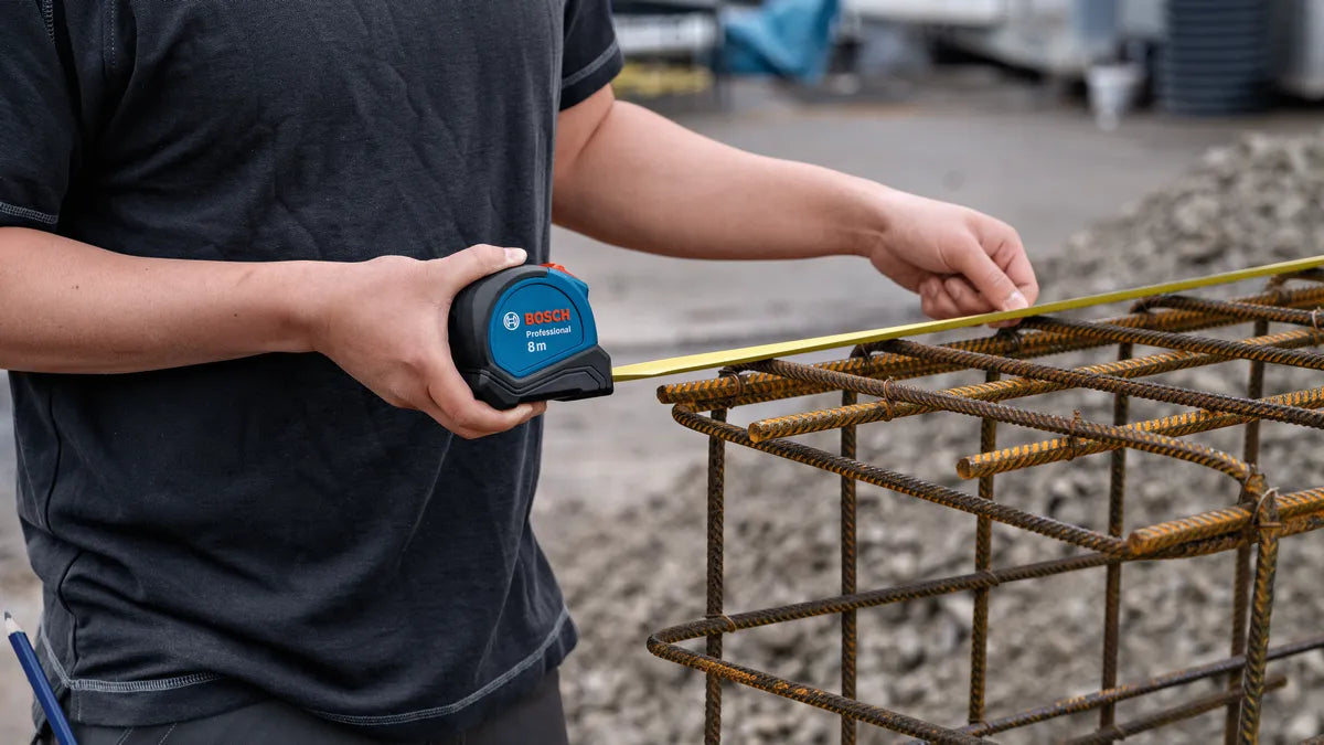 Bosch Pro 8 m Tape Measure with Automatic Lock