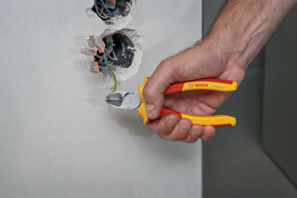 37-piece VDE electrician’s set in a Bosch L-BOXX case