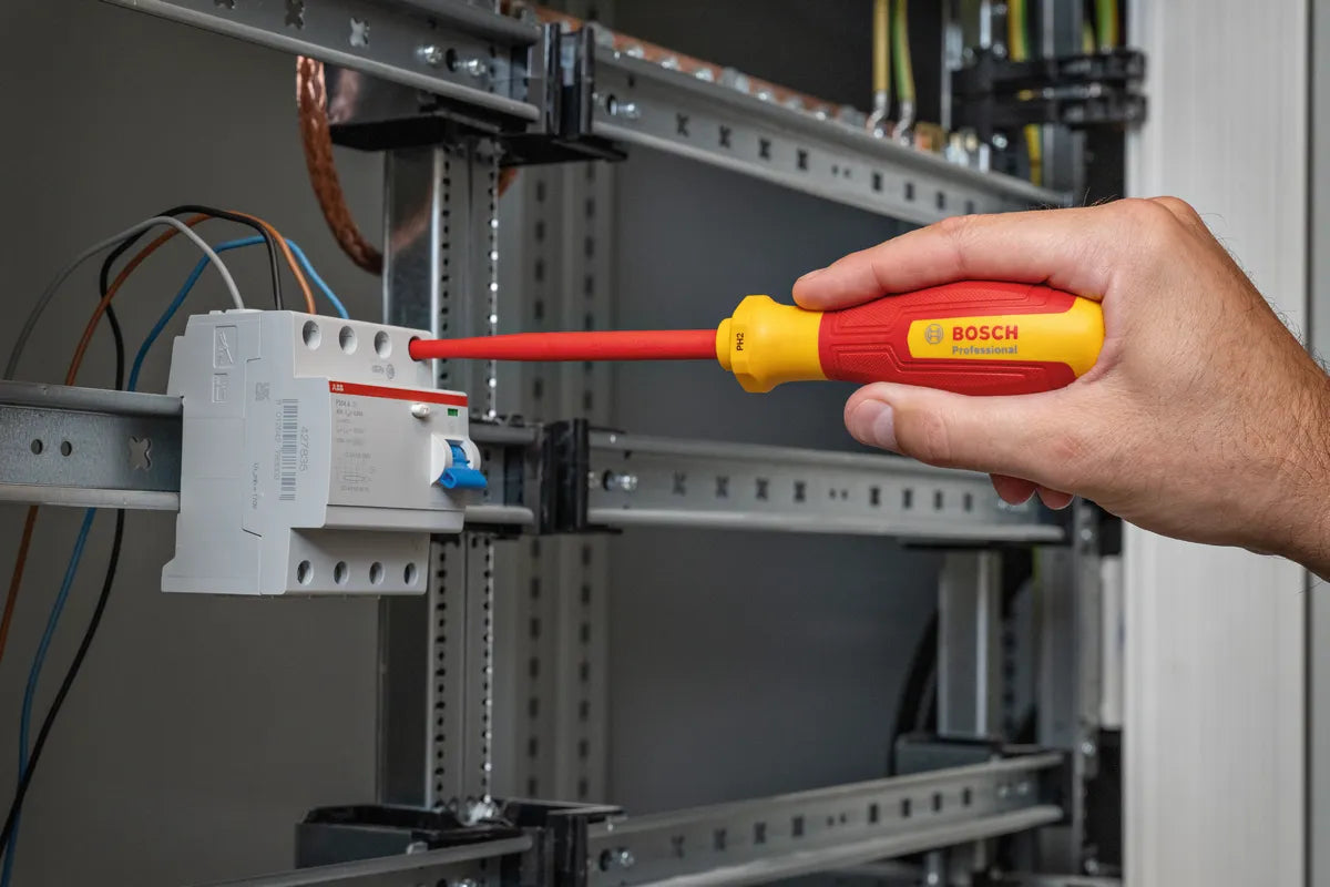 37-piece VDE electrician’s set in a Bosch L-BOXX case