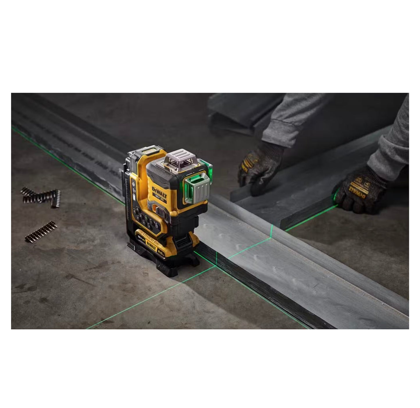 Nivel láser autonivelante Verde con control remoto de 3 lineas 360º XR 18V + Bateria 2Ah + Cargador Dewalt DCLE34035D1